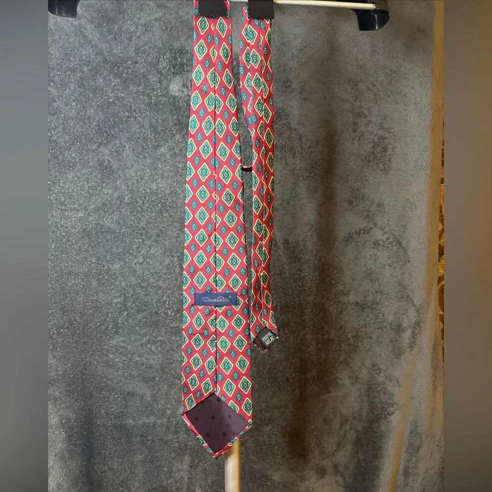 Oscar de la Renta Red and Blue Tie Sophisticated Style - Picture 8 of 11